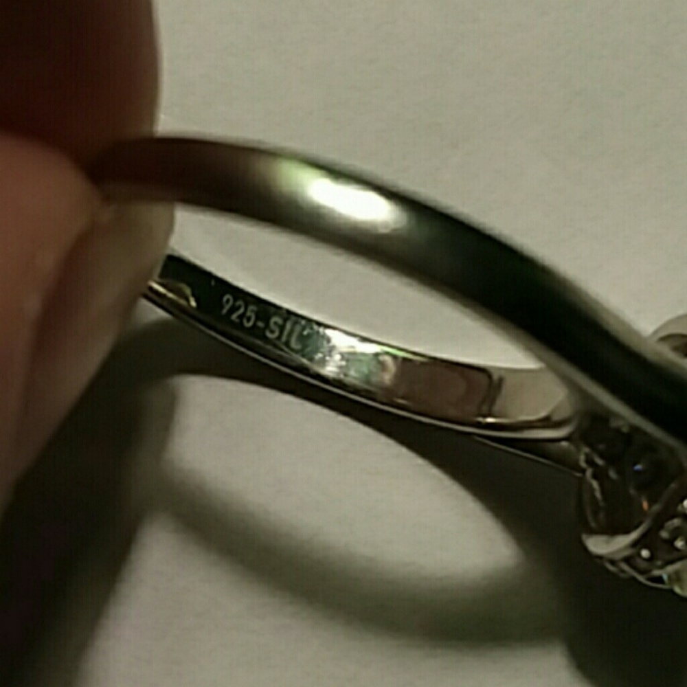 4 CARAT MOISSANITE RING - Picture 6 of 8
